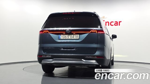 Kia Canival 2021 — photo 4