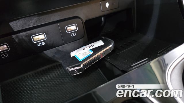 Kia Canival 2021 — photo 18