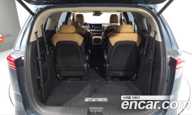 Kia Canival 2021 — photo 23