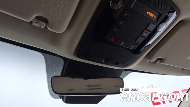 Kia Canival 2021 — photo 24