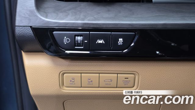 Kia Canival 2021 — photo 25