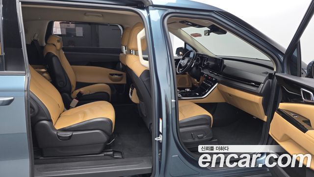 Kia Canival 2021 — photo 16