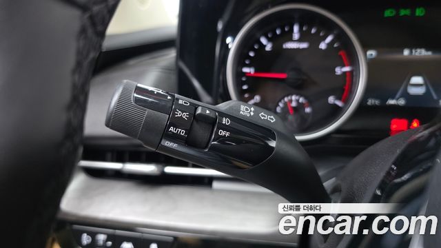 Kia Canival 2021 — photo 29