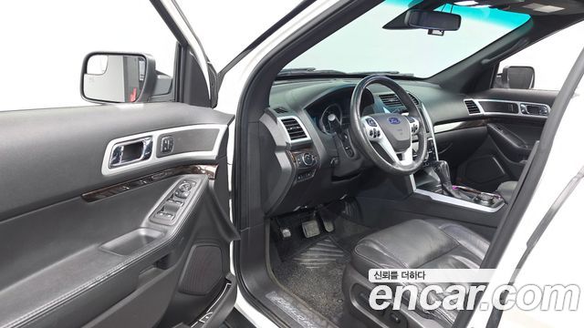 Ford Explorer 2016 — photo 10