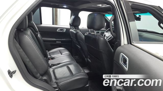Ford Explorer 2016 — photo 12