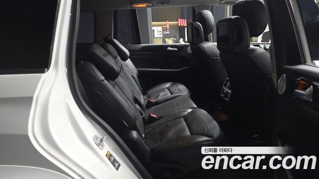 Mercedes-Benz GLS-Class 2017 — photo 12