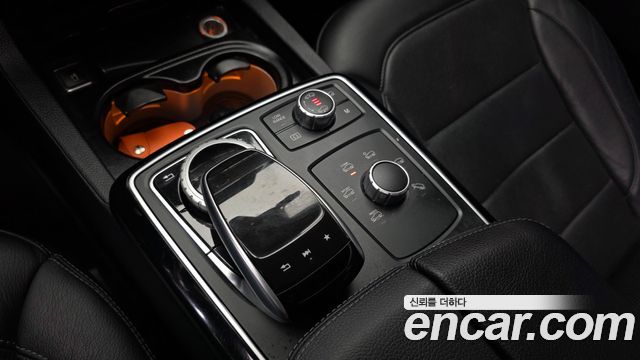 Mercedes-Benz GLS-Class 2017 — photo 17