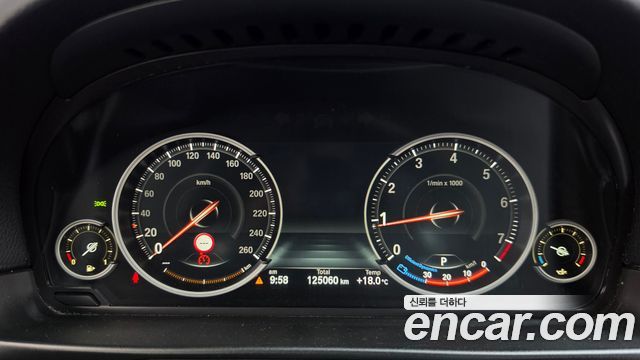 BMW 5-Series 2015 — photo 8