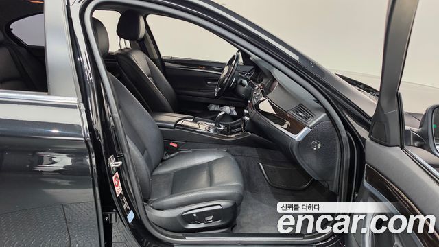 BMW 5-Series 2015 — photo 11