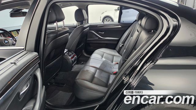 BMW 5-Series 2015 — photo 12