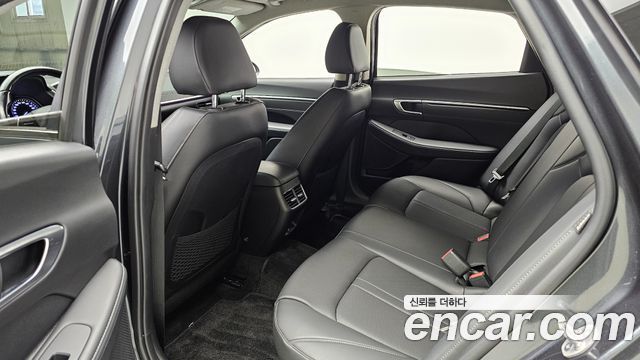 Hyundai Sonata 2023 — photo 12