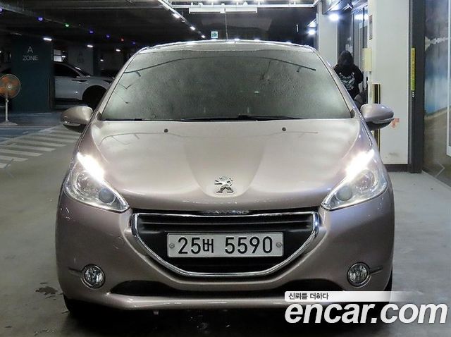 Peugeot 208 2013 — photo 2