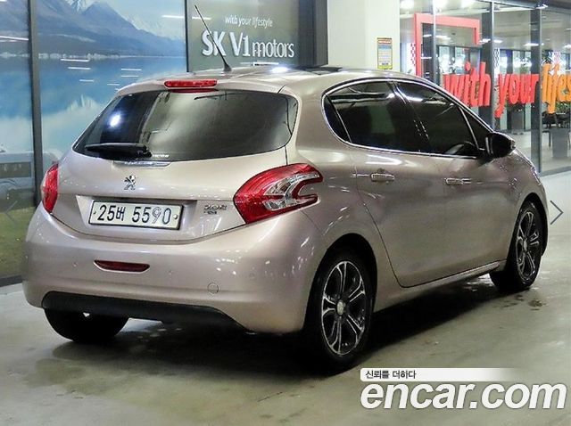 Peugeot 208 2013 — photo 4