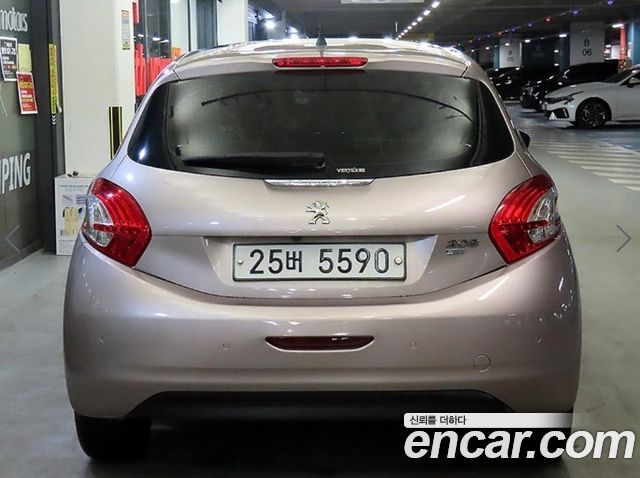 Peugeot 208 2013 — photo 5