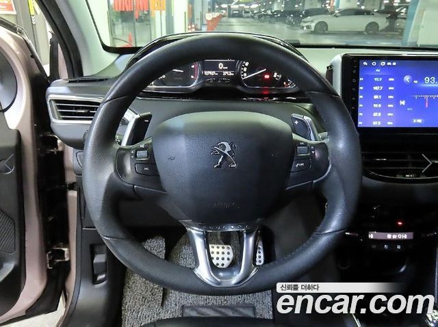 Peugeot 208 2013 — photo 8