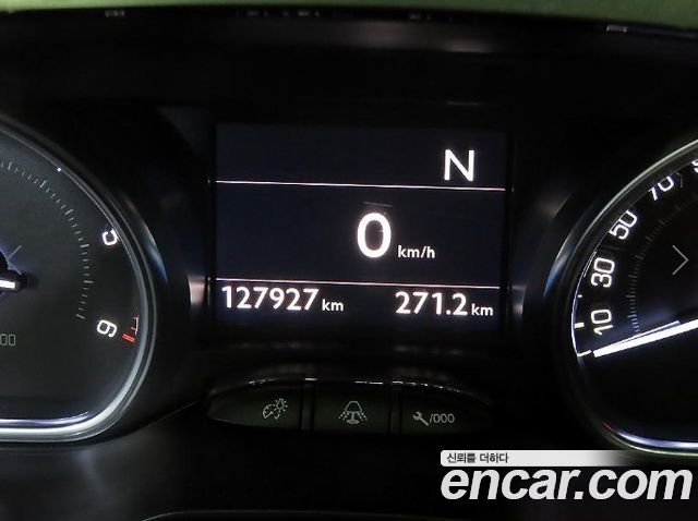Peugeot 208 2013 — photo 9