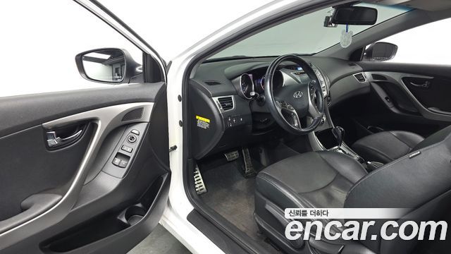Hyundai AVANTE 2014 — photo 10