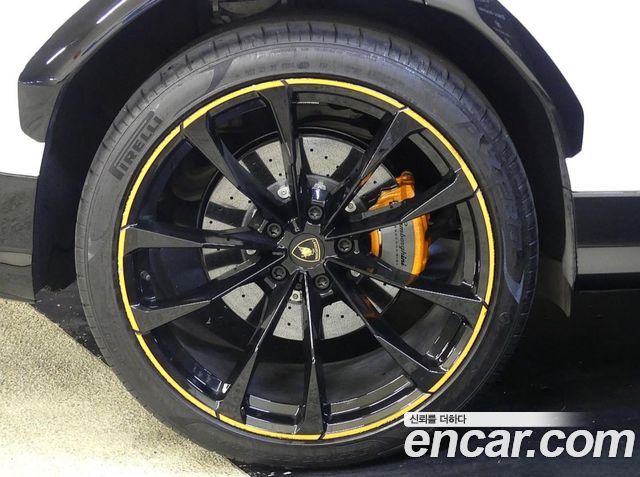 Lamborghini Urus 2024 — photo 10