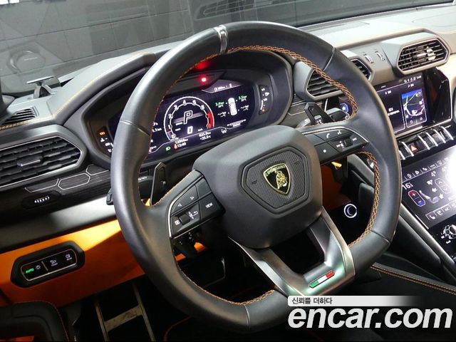 Lamborghini Urus 2024 — photo 11