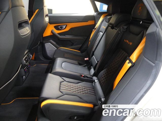 Lamborghini Urus 2024 — photo 17