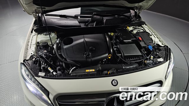 Mercedes-Benz GLA-Class 2017 — photo 6