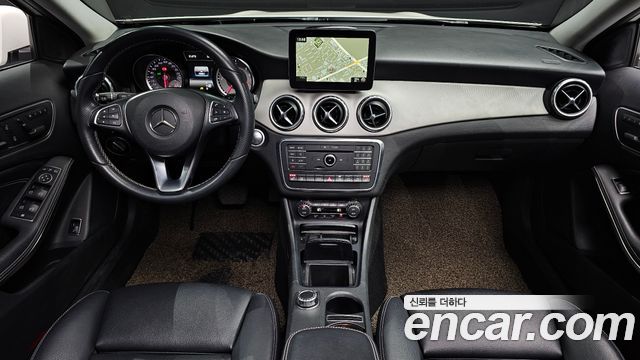 Mercedes-Benz GLA-Class 2017 — photo 7