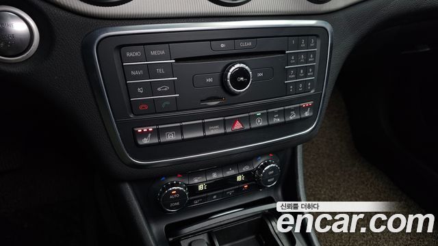 Mercedes-Benz GLA-Class 2017 — photo 18