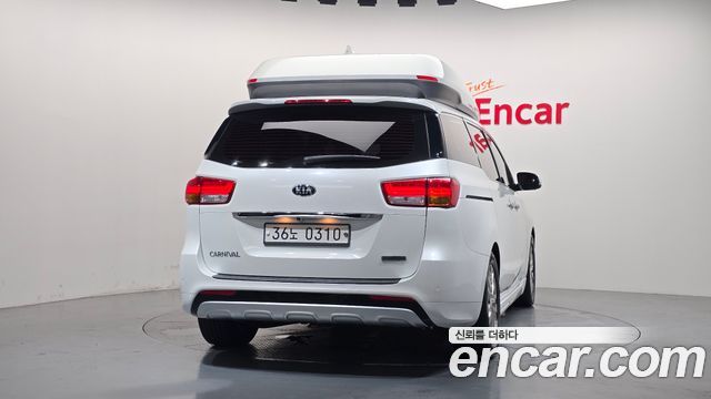 Kia Canival 2017 — photo 4