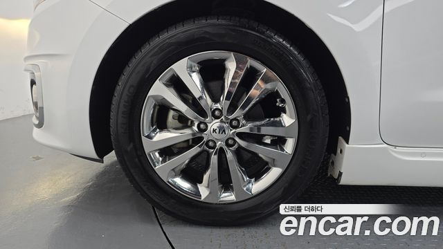 Kia Canival 2017 — photo 5