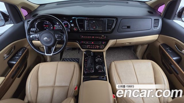 Kia Canival 2017 — photo 7