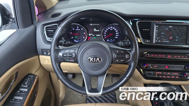 Kia Canival 2017 — photo 13