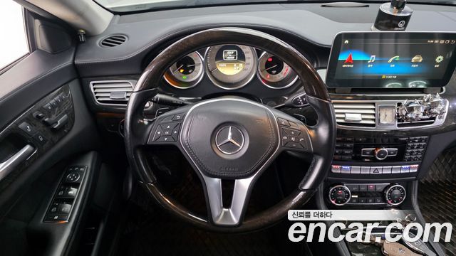 Mercedes-Benz CLS-Class 2012 — photo 13