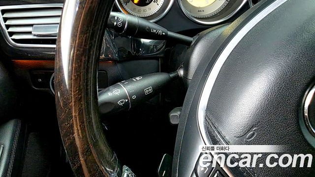 Mercedes-Benz CLS-Class 2012 — photo 16