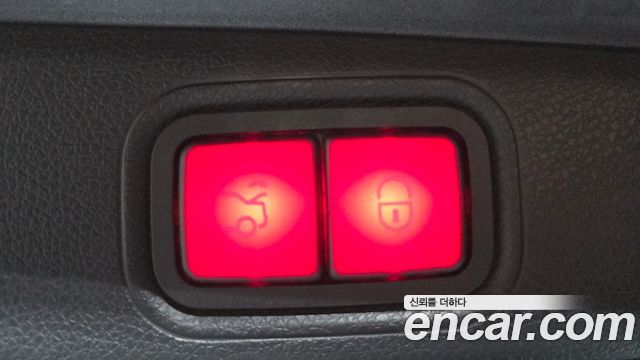 Mercedes-Benz E-Class 2023 — photo 22