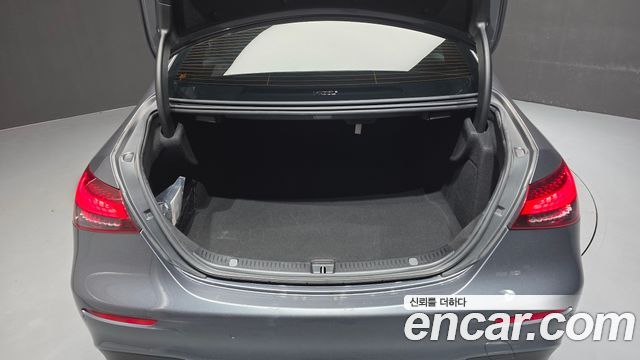 Mercedes-Benz E-Class 2023 — photo 23