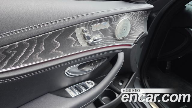 Mercedes-Benz E-Class 2023 — photo 25