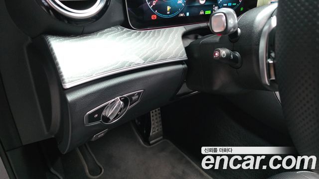 Mercedes-Benz E-Class 2023 — photo 29