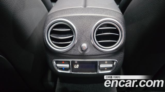 Mercedes-Benz E-Class 2023 — photo 34