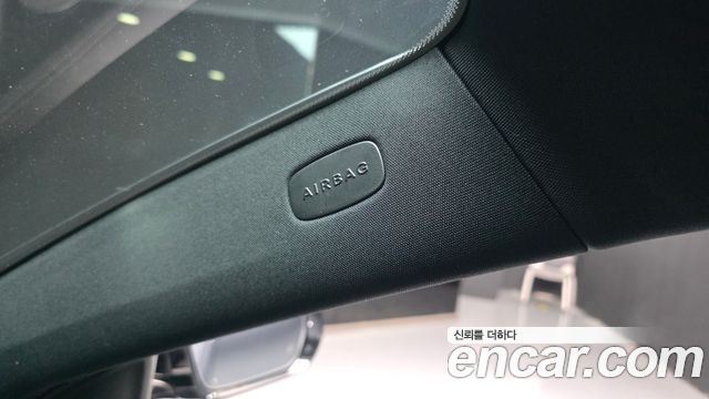 Mercedes-Benz E-Class 2023 — photo 35