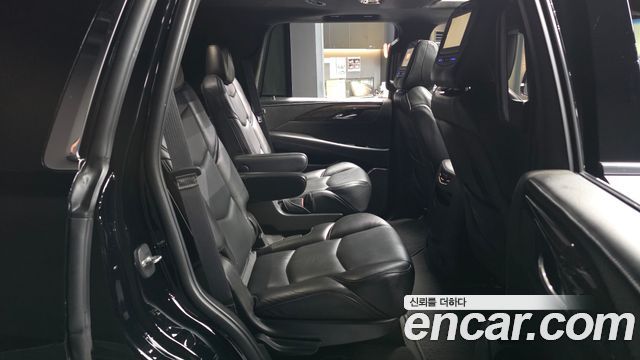 Cadillac Escalade 2019 — photo 18