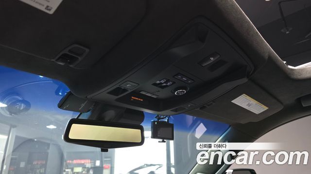 Cadillac Escalade 2019 — photo 24