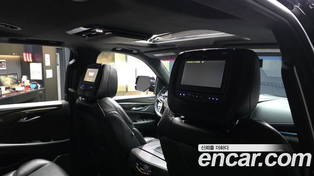 Cadillac Escalade 2019 — photo 25