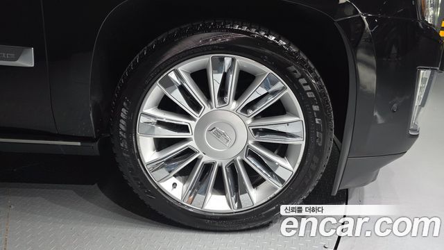Cadillac Escalade 2019 — photo 7