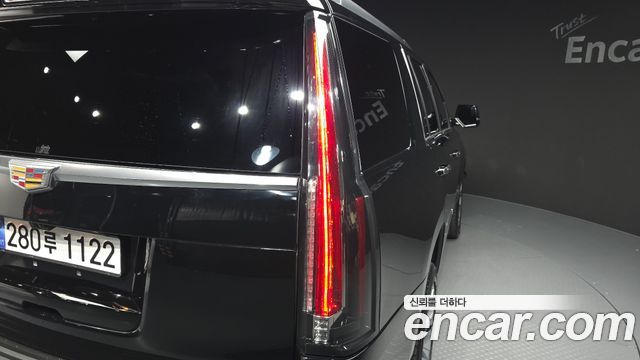 Cadillac Escalade 2019 — photo 9