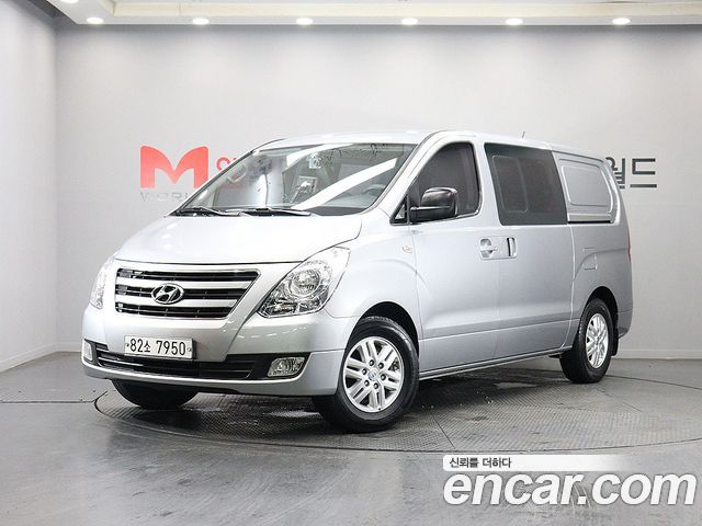 Hyundai Starex 2017 — photo 1