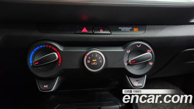 Kia Stonic 2018 — photo 18