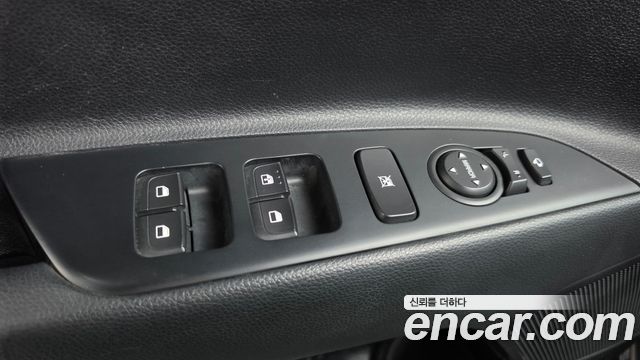 Kia Stonic 2018 — photo 30