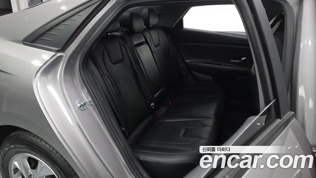 Hyundai AVANTE 2021 — photo 12