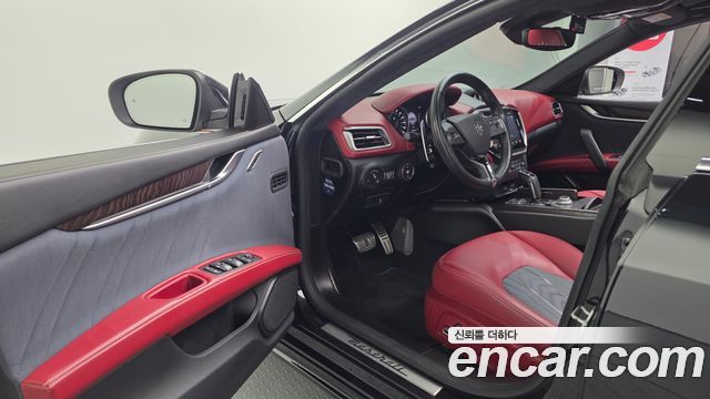 Maserati Ghibli 2021 — photo 10