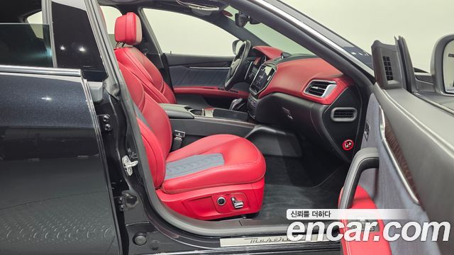 Maserati Ghibli 2021 — photo 11